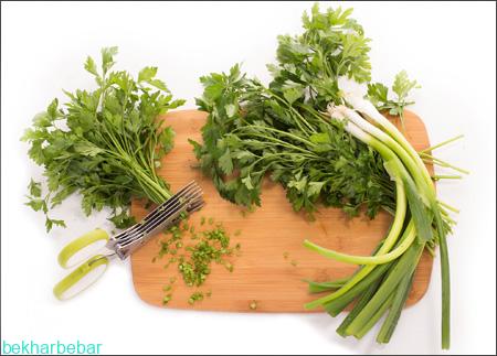 قیچی برای ریز ریز کردن سبزیجات