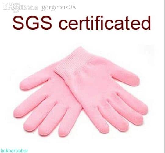 با این دستکش خشکی پوستتان را درمان کنید